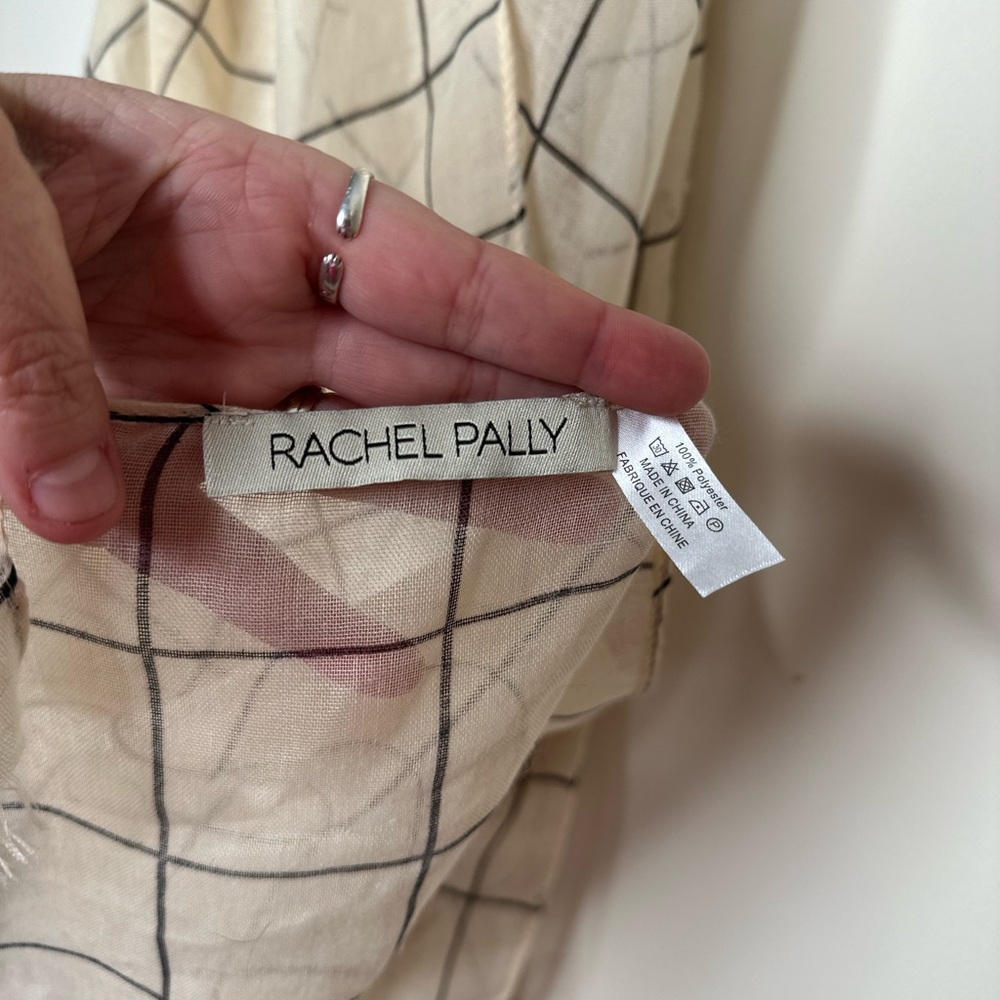 Beige Grid Pattern Scarf - Picture 3 of 3